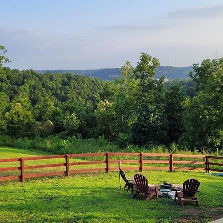 Great Little Guest Suite With Private Entry & Deck! Pet Friendly & 30 Mins To Nashville! Ashland City Екстер'єр фото