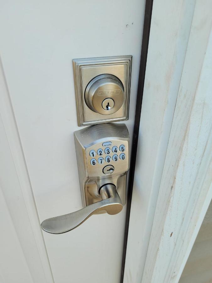 Great Little Guest Suite With Private Entry & Deck! Pet Friendly & 30 Mins To Nashville! Ashland City Екстер'єр фото