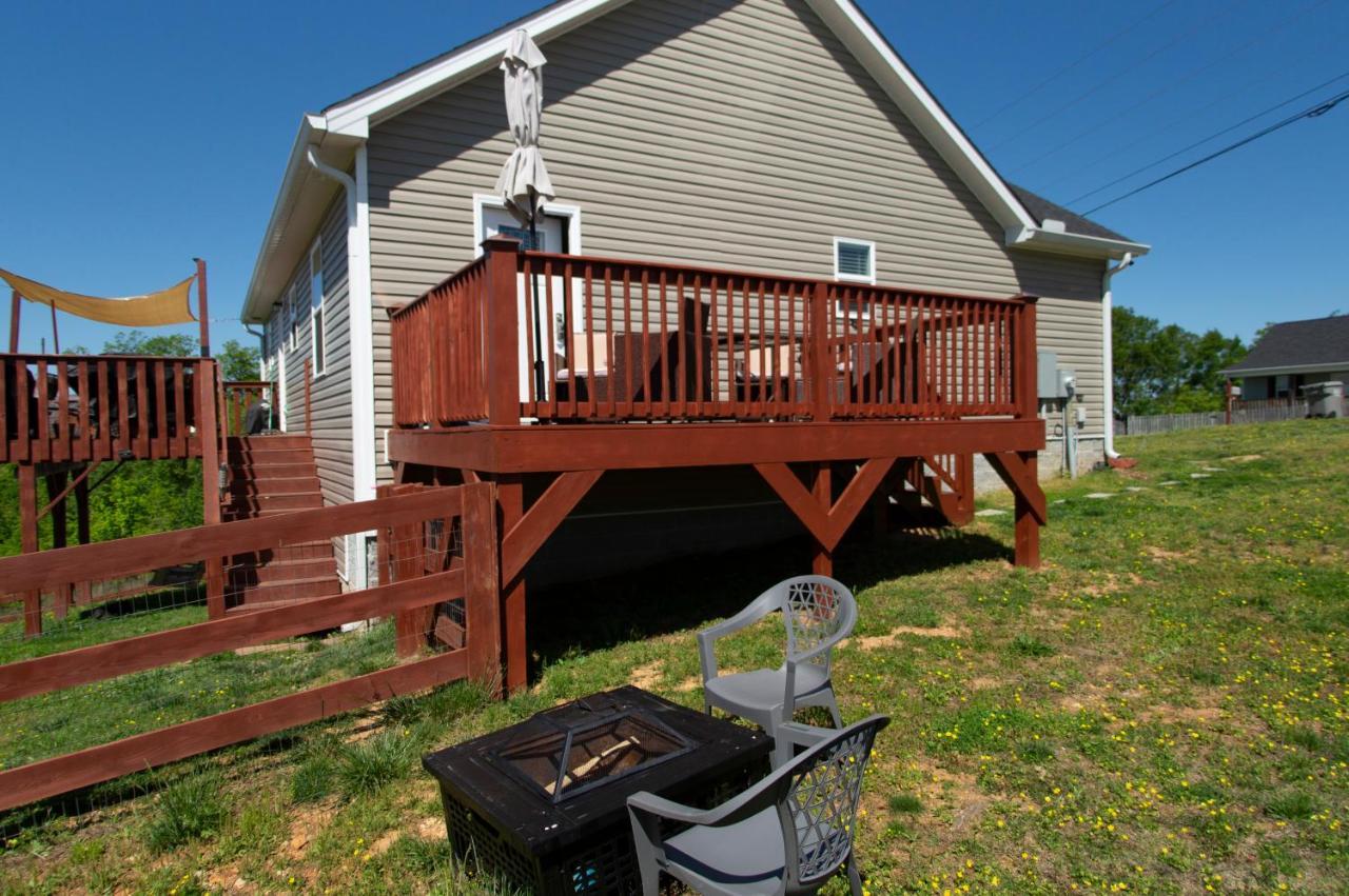 Great Little Guest Suite With Private Entry & Deck! Pet Friendly & 30 Mins To Nashville! Ashland City Екстер'єр фото